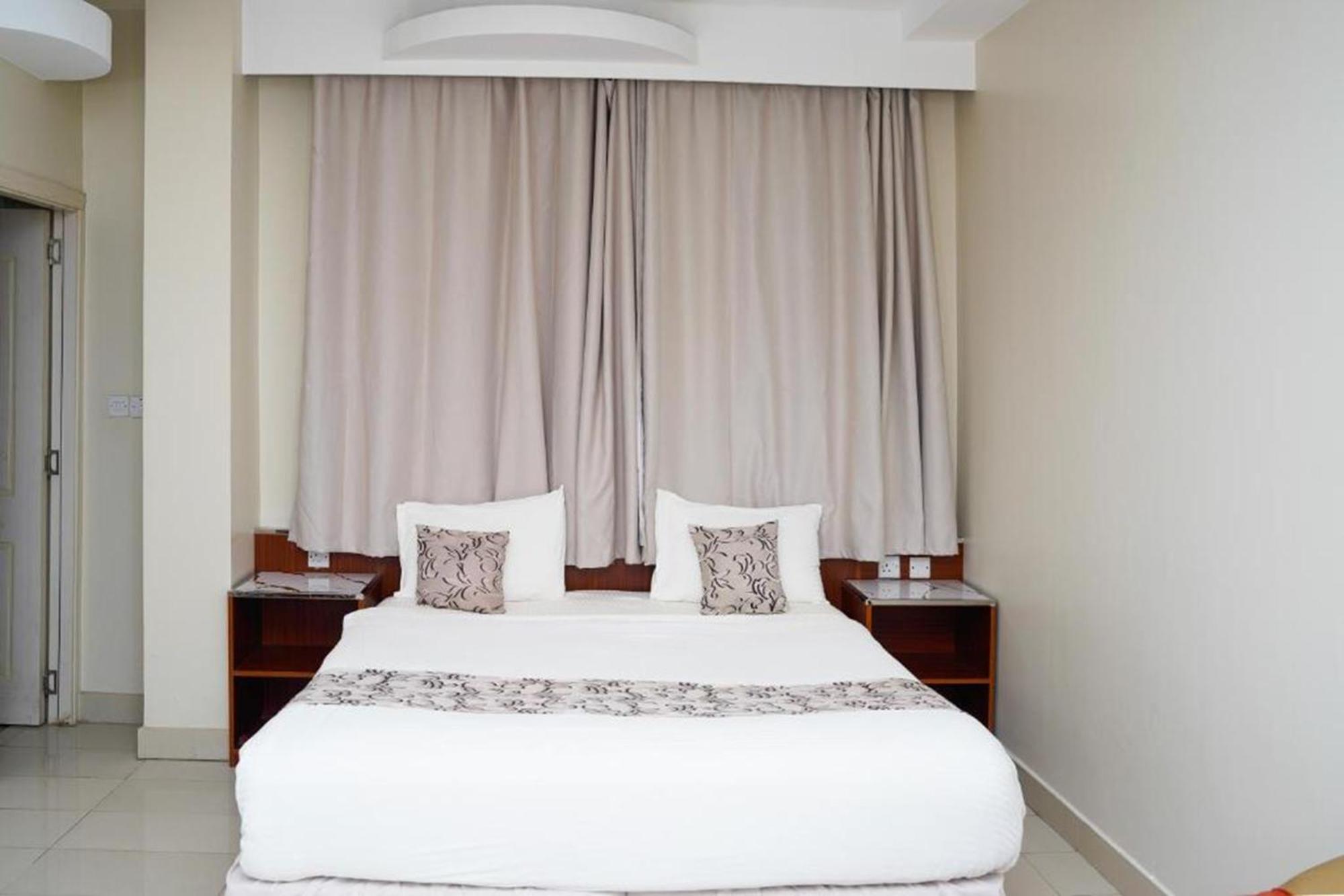 זאב Al Bayrahaa Hotel Apartments מראה חיצוני תמונה